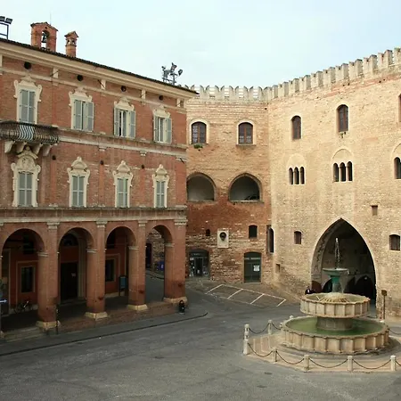 Agriturismo Bio La Tana Del Lele * Serra San Quirico