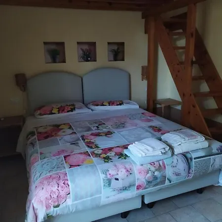Agriturismo Bio La Tana Del Lele Bauernhof Serra San Quirico